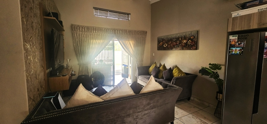 To Let 3 Bedroom Property for Rent in Waterval East North West